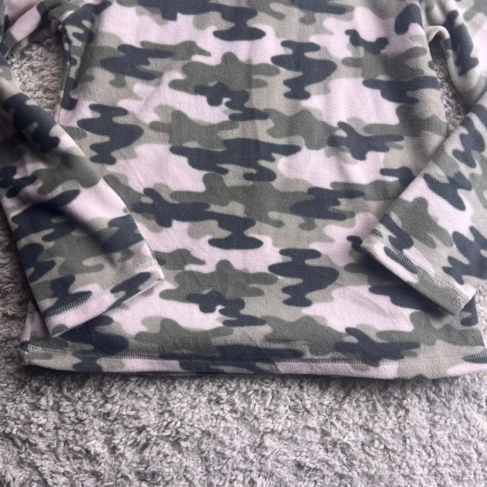 GIRLS CHILDREN’S PLACE CAMO FLEECE PULLOVER GUC SIZE L 10/12